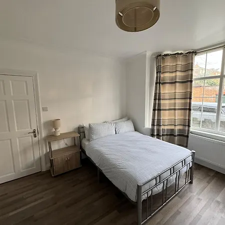 Oxborne Rooms Uk - Gardner Лондон Экстерьер фото
