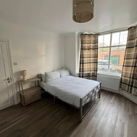 Oxborne Rooms Uk - Gardner Лондон Экстерьер фото